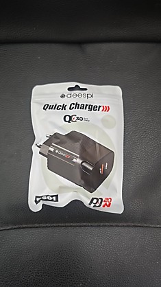 Блок для кабеля в пакете черный 3.0А