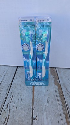 Зубная щетка Oral-B 3D White