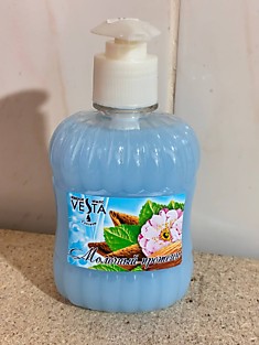 Жидкое мыло Веста молочный протеин  с дозатором 315 мл