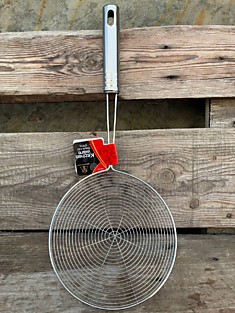 AF0524. Дуршлаг 16 см. Нержавеющая сталь с метал. ручкой.